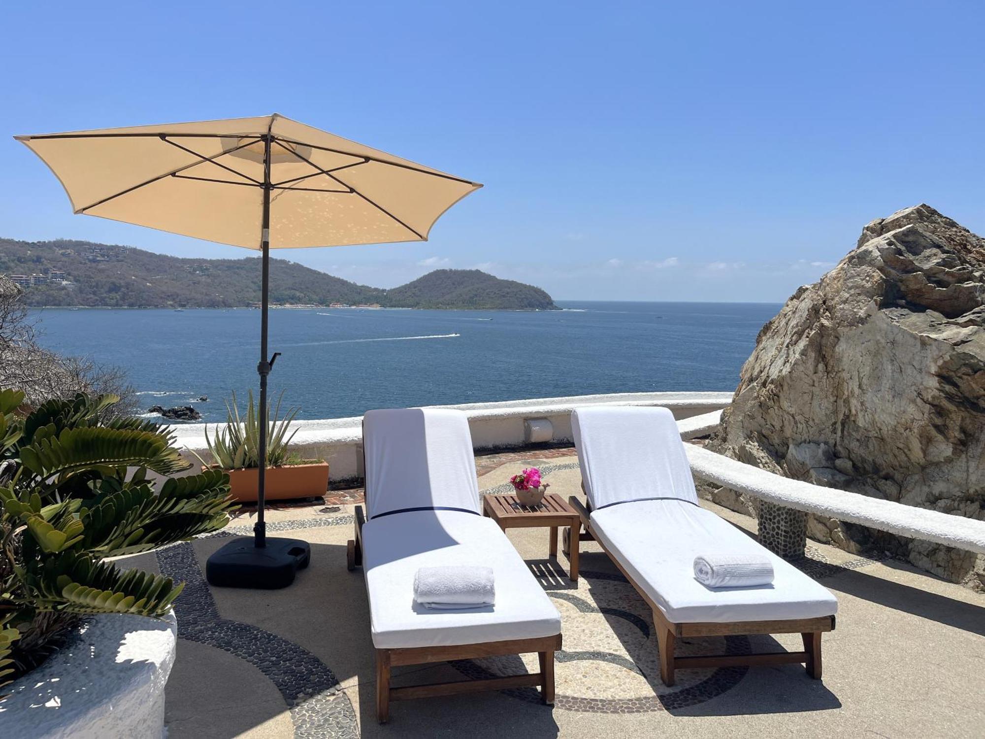 Villa De La Roca Zihuatanejo Exterior photo